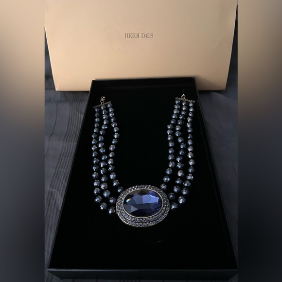 BRAND NEW NEVER WORN HEIDI DAUS NECKLACE - Picture 3 of 4